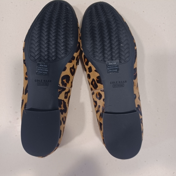 NEW COLE HAHN REAL CALF FUR LOAFERS - Run narrow Suggest for a Size 9- Not TTS. - Picture 4 of 4